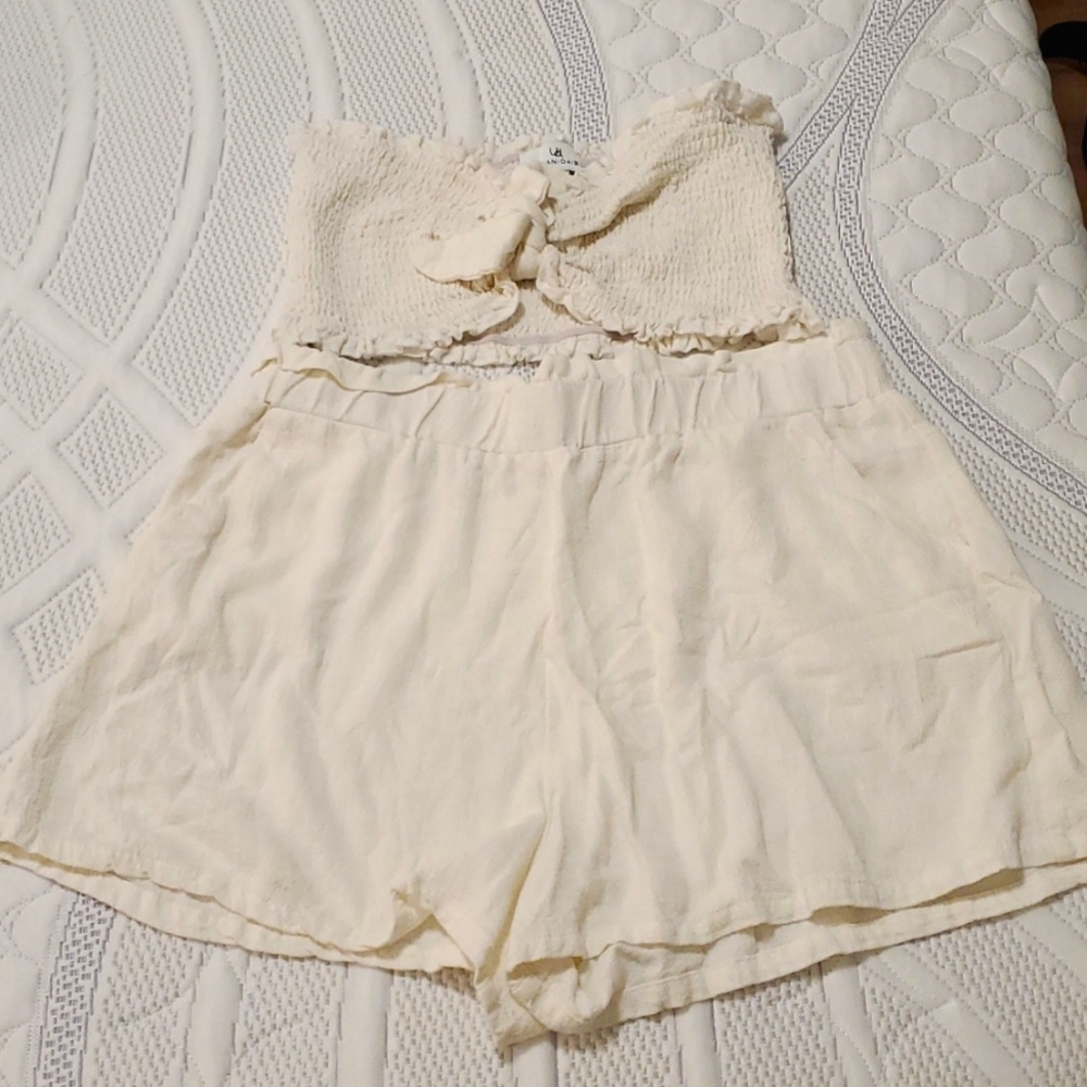 Tube top and shorts with pockets, linen material